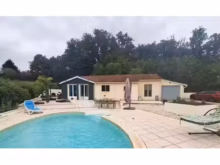superbe plain-pied de 100 m² avec piscine et garage