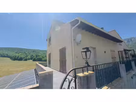 propriété avec appartements et hangars à fuilla – idéal investisseur !