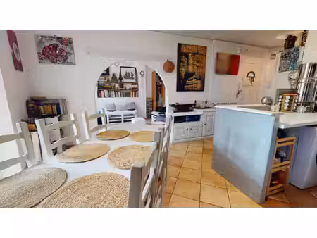 draguignan   t3 lumineux avec véranda   idéal habitation ou investissement