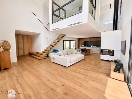 villa f6 contemporaine d'exception avec piscine sur parcelle 2500 m2 secteur très...