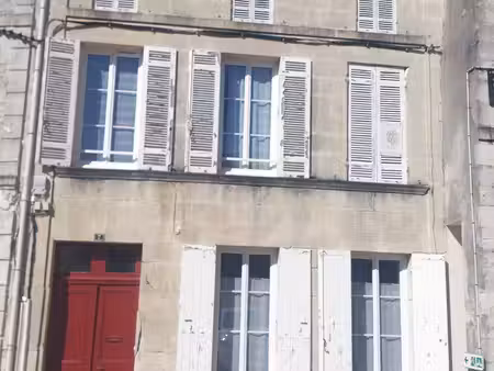 petite maison au centre saint savinien
