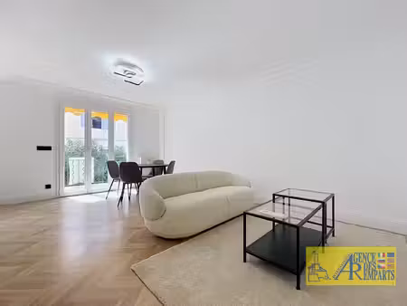 appartement 3 pièces avec 2 terrasses dans le vieil antibes