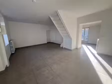 location maison 3 pièces 66 m² à montluçon (03100)  662 €