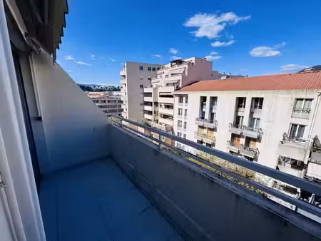 location appartement 1 pièces 23 m2 à nice