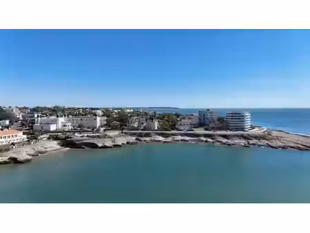 appartement avec balcon et vue mer
