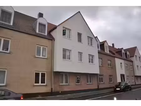 de makelaar die zegt wat hij doet en doet wat hij zegt.