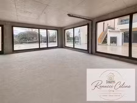 local commercial de 56 m² à porticcio