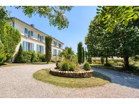 belle demeure avec deux gites et piscine dans l'estuaire