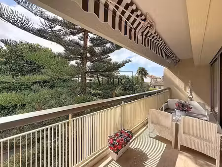 cannes centre – élégant 3 pièces au cœur d'un parc historique