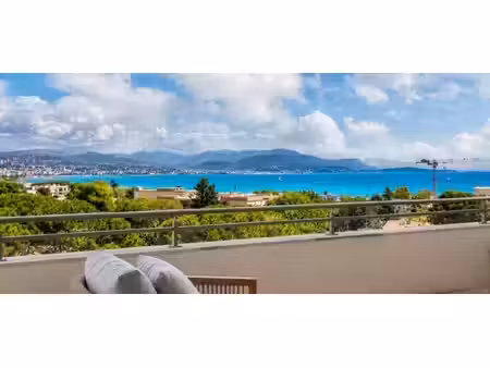 antibes – appartement penthouse avec vues panoramiques sur la mer