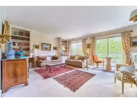 neuilly-sur-seine – mairie - appartement avec vue dégagée