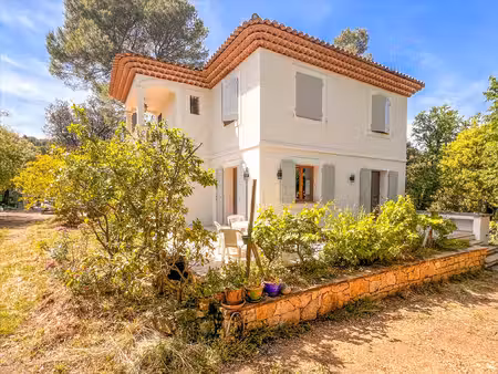 grande villa familiale 6 pièces 164 m² + appartement 2 pièces indépendant 35 m² + terrain.
