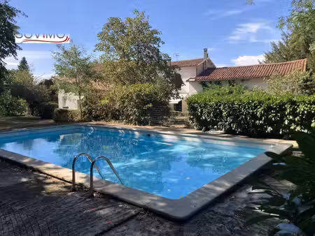 belle propriété de caractère à restaurer avec parc et piscine sur 6428 m2