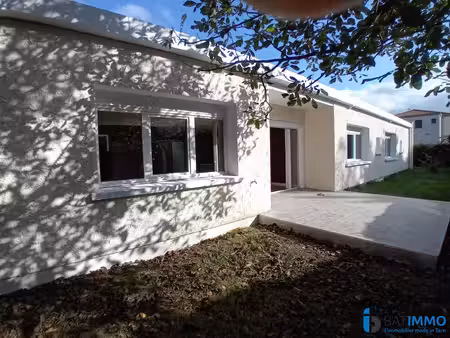 villa plain pied entierment renove sur 850 m² de terrain