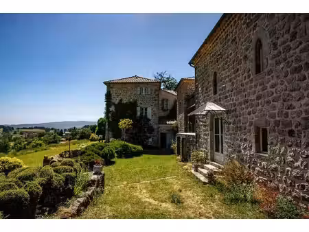 propriété historique avec salle de concert et vue panoramique sur l'ardèche