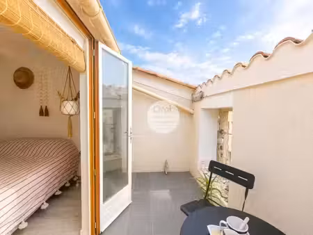 vente charmante maison de ville à marseillan avec terrasse