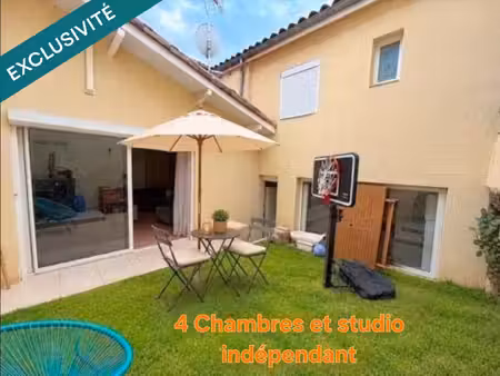 maison de charme rénovée dans village médiéval
