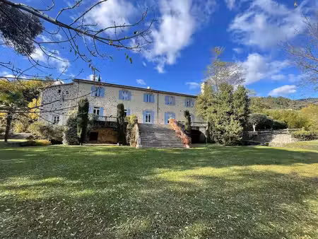 grande propriété avec gîtes - 2 hectares - rivière