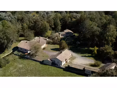 propriété d'exception aux portes de poitiers 3 habitations & dépendances 581 m2