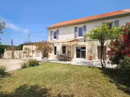 mas avec piscine et dépendances proche de sainte-cécile les vi