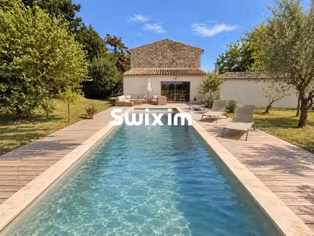 beau mas avec piscine et grand terrain