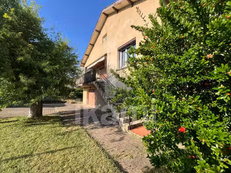 charmante maison de 5 pièces avec sous-sol complet