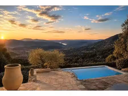propriété provençale d'exception – vue panoramique sur la mer  village à pied
