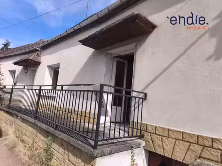 maison 3 pièces (77m²) avec grange et terrain à vendre à mur