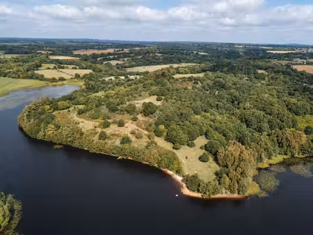 en bretagne  un domaine de près de 50 ha à l'écart du monde