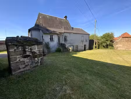 a vendre secteur lacapelle marival  beau corps de ferme à restaurer à fort potentiel.