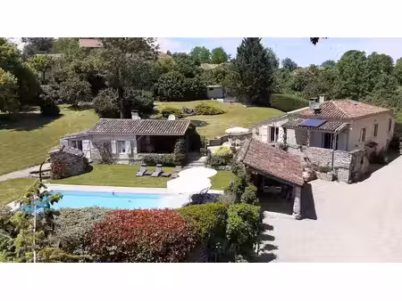 traditional small farmhouse  superbly renovated  near beautiful medieval village