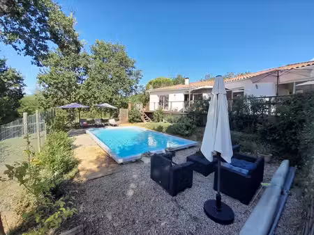 petit coin de paradis avec vues dégagées.