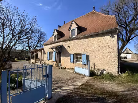 secteur livernon dans un environnement paisible  charmante maison de caractère avec...
