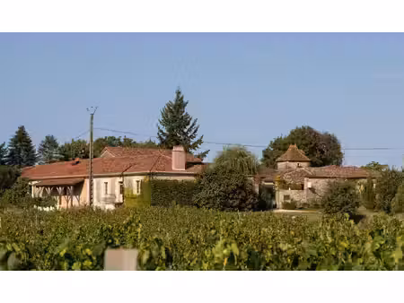 lieu de réception et d'événementiel  2 maisons  2 gîtes  piscine chauffée et jacuzzi