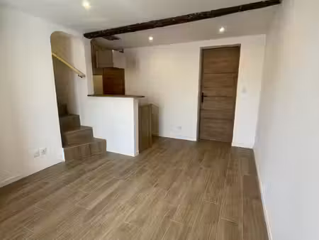 location appartement 3 pièces 44m² cuges les pins 13780