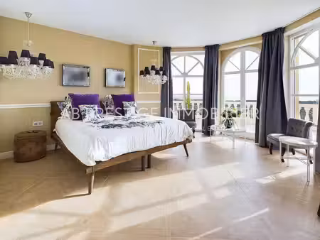 villa d'exception avec vue mer imprenable.- prestations luxueuses - maison de gardien etat