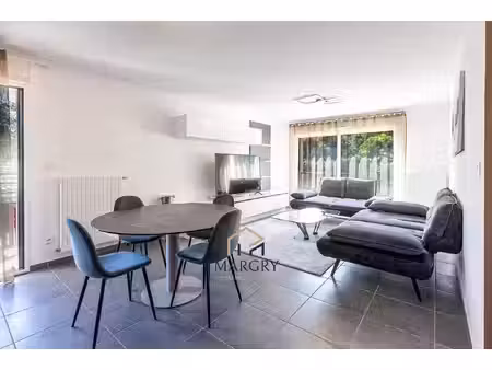 superbe appartement au centre ville  résidence récente.