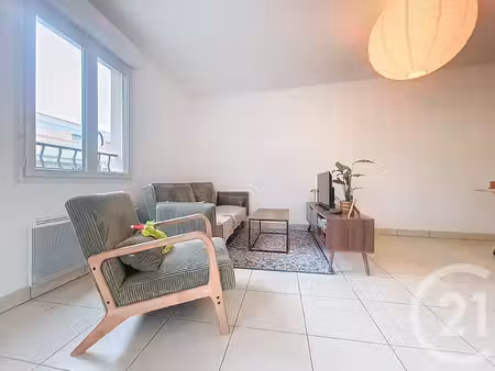 achat : appartement (83300)