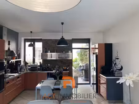 l'arbresle maison de caractère 187 m2 au calme avec jardin et piscine
