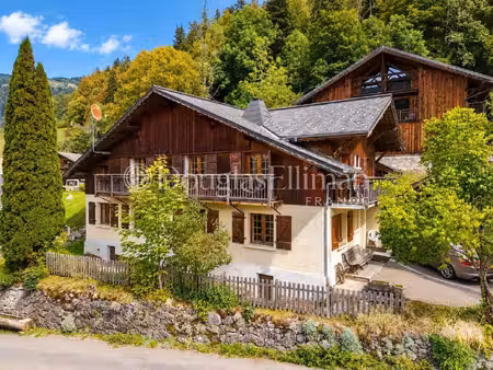 morzine – chalet traditionnel de 7 chambres comprenant deux appartements indépendants