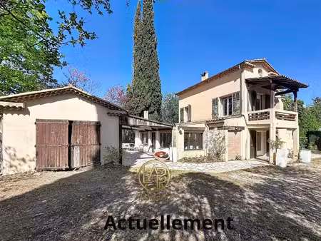 maison avec deux logements indépendants sur 1 200 m² de terrai
