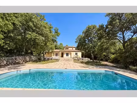 besse-sur-issole - bastide provençale avec piscine sur 5 000