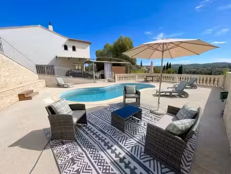 maison avec piscine  vue panoramique et appartement indépendant - a 10 minutes de...