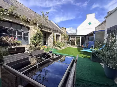 maison rénovée avec un gîte indépendant - plein centre-ville de plozevet - vie de...