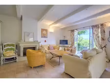 belle maison avec jardin et plusieurs terrasses au domaine de st-endréol 