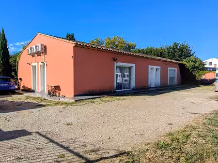 salernes local commercial avec logement de fonction  terrain de 1.310 m²