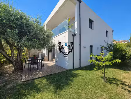 appartement t3 rez de jardin - plages à pied - les issambres