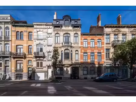 hôtel de maître (7ch) rénové à deux pas du cinquantenaire