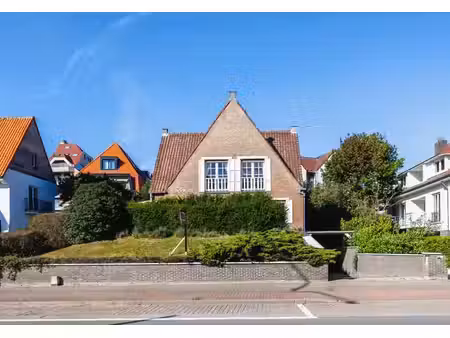 une villa authentique et pleine de charme  offrant des es...