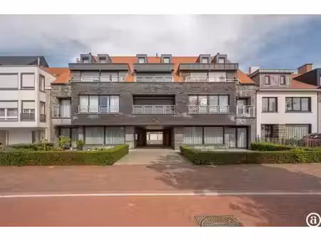 appartement-duplex ensoleillé avec 3 chambres et garage